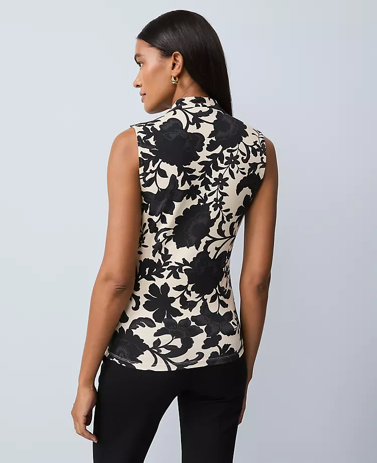 10972-Floral-Sleeveless-V-Neck-Top-2.webp Floral Sleeveless V-Neck Top