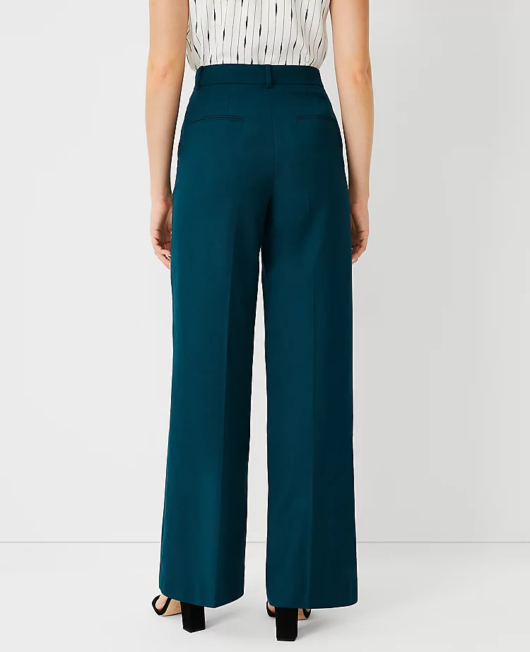 The Petite Wide-Leg Pant in Airy Wool Blend - Curvy Fit