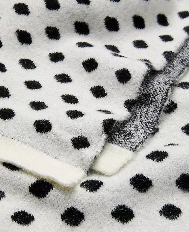 Dotted Blanket Scarf