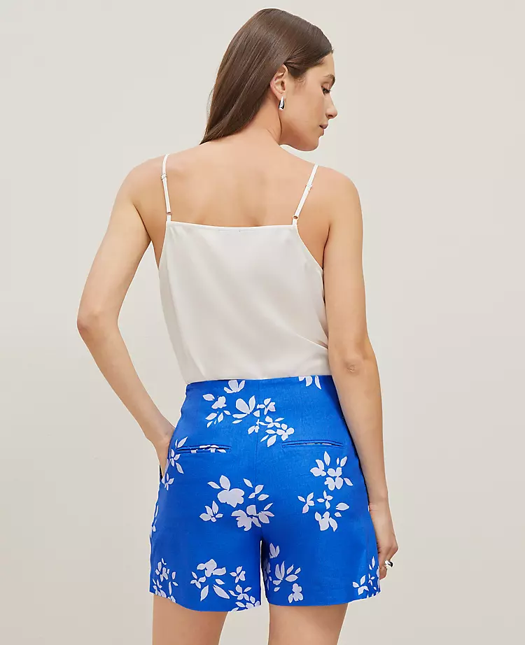 16886-The-Petite-Side-Zip-Short-in-Floral-Linen-Blend-3.webp The Petite Side-Zip Short in Floral Linen Blend