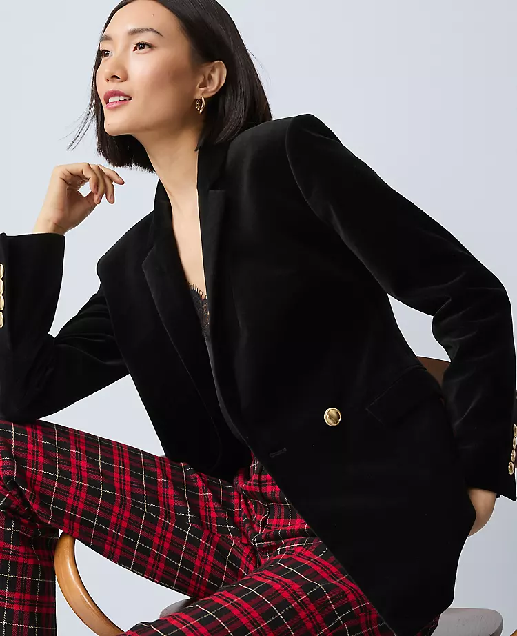 17757-The-Crosby-Blazer-in-Velvet-4.webp The Crosby Blazer in Velvet