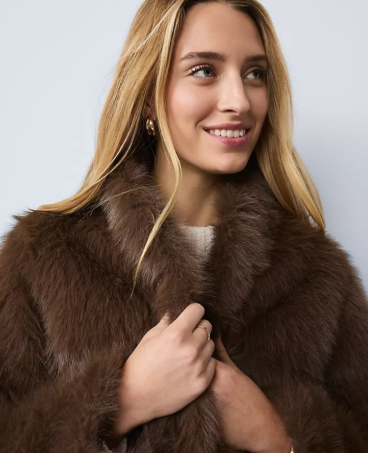 18039-Weekend-Collection-Faux-Fur-Short-Jacket-5.webp Weekend Collection Faux Fur Short Jacket