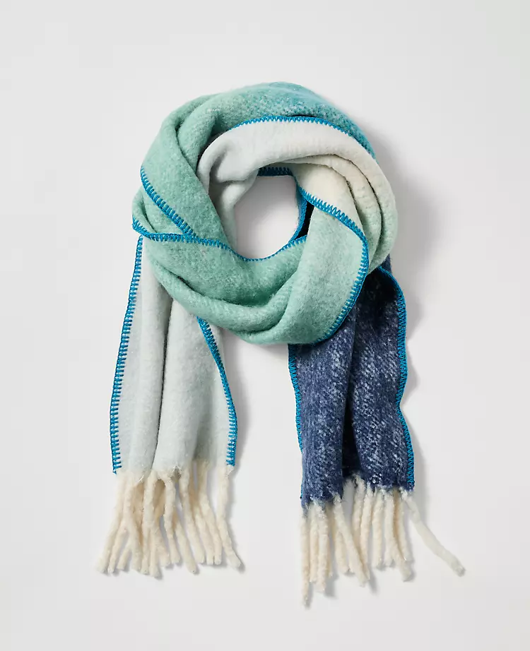Ombr&eacute; Blanket Scarf