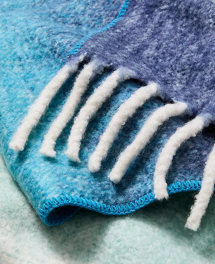 Ombr&eacute; Blanket Scarf