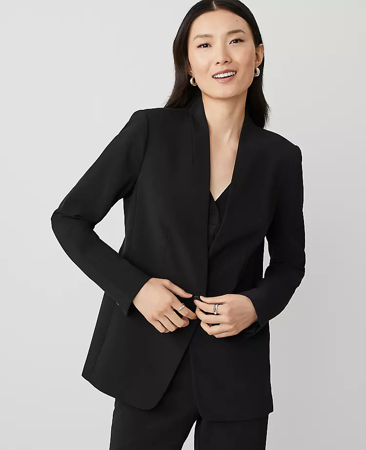 20666-The-Long-Collarless-Blazer-in-Fluid-Crepe-2.webp The Long Collarless Blazer in Fluid Crepe
