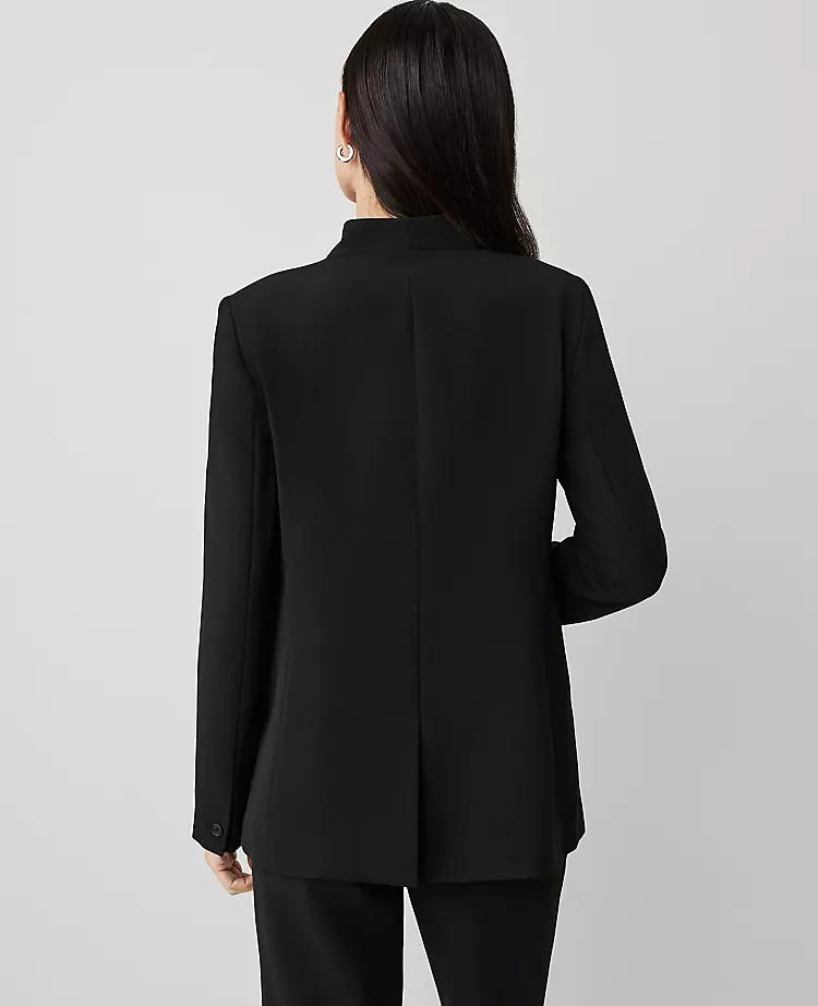 20666-The-Long-Collarless-Blazer-in-Fluid-Crepe-3.webp The Long Collarless Blazer in Fluid Crepe