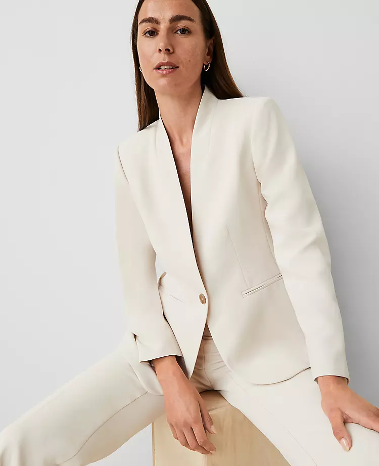 20731-The-Long-Collarless-Blazer-in-Fluid-Crepe-3.webp The Long Collarless Blazer in Fluid Crepe