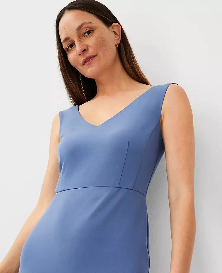 3064-Petite-The-Open-V-neck-Sheath-Dress-in-Seasonless-Stretch-3.webp Petite The Open V-neck Sheath Dress in Seasonless Stretch
