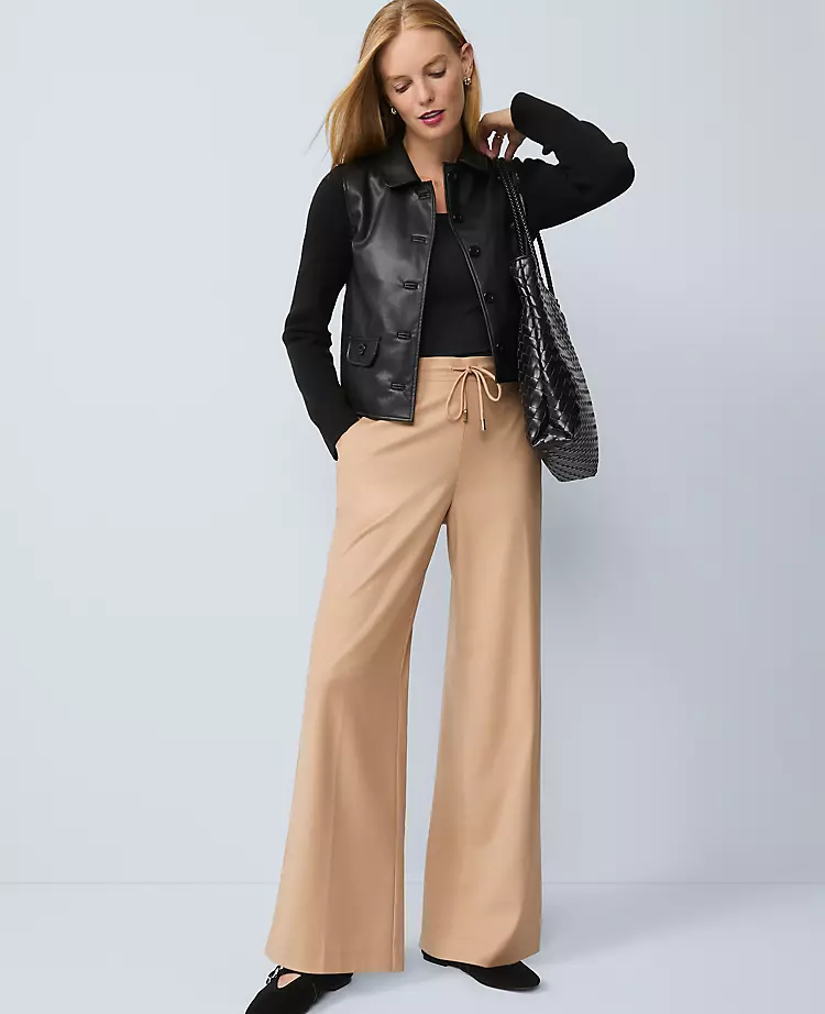 Petite Wide-Leg Jogger Pant