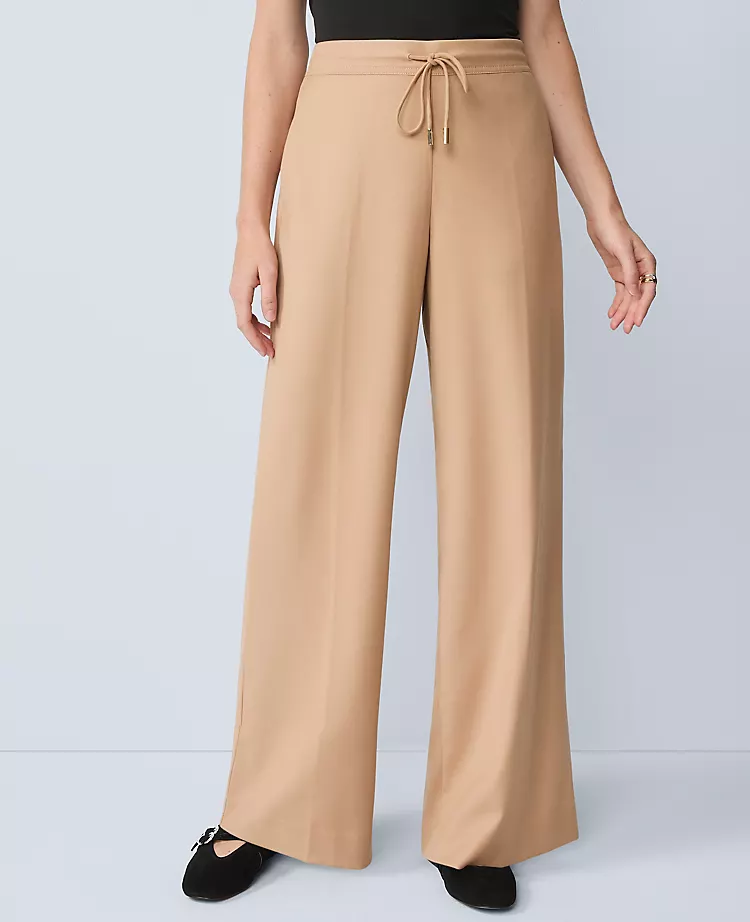 Petite Wide-Leg Jogger Pant